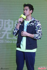 组图：彭于晏运动装亮相帅气抢镜