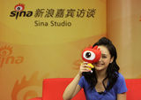 独家高清组图：阿娇做客新浪 模仿独眼小浪