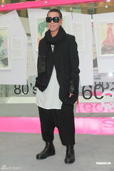 组图：容祖儿靓丽出席活动 郭富城自曝偶像