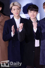 组图：EXO龙俊亨助阵《安德的游戏》试映会