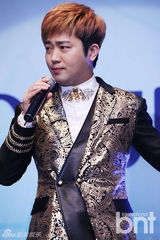 组图：M.pire朴玄彬亮相某化妆品品牌展望会