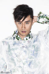 组图：程皓枫时尚大片 帅气型男吸睛十足