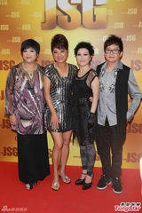 组图：林晓培等录《劲歌金曲》 吴若希低胸抢镜