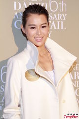 组图：胡杏儿默认有追求者 不会为结婚定限期