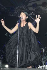 组图：杨丞琳个唱化身摇滚精灵 打造魔幻舞台