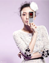 组图：秦岚变身数码精灵 冷艳沉静霸气外露