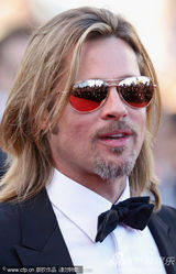 组图：皮特戛纳走秀长发黑超显帅气