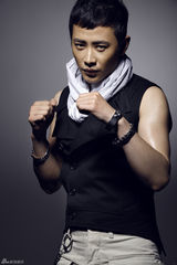 组图：罗晋时尚写真硬朗无畏变身型动派