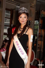 组图：港姐朱晨丽否认整容 许亦妮澄清无公主病