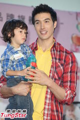 组图：锦荣向蔡依林昭告 未来想生男娃