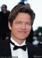 组图：一种关注评审团主席温特伯格笑容腼腆