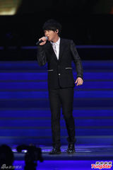 组图：中歌榜众星唱响小巨蛋 王力宏压轴领唱