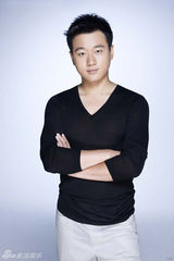 组图：佟大为创意写真 展现锋利睿智一面