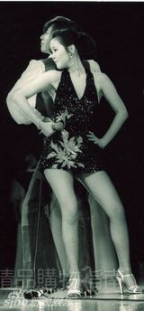 组图：邓丽君童年可爱照曝光 回顾传奇一生