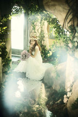 组图：韩女星金尹慧婚纱写真 优雅性感吸引目光