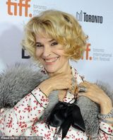 组图：《美好的时光》首映 阿尔丹搭貂皮显贵气