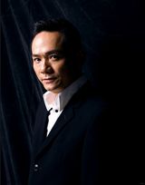 组图：果静林最新写真曝光 儒雅沉稳显睿智