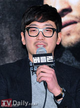 组图：韩片《柏林》试映会 全智贤黑裙亮相