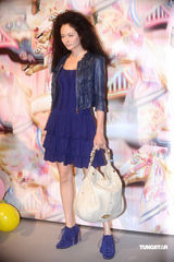 幻灯图集：乐基儿熊黛林等名模为服饰发布会走秀