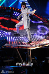 组图：少女时代等出演韩国综合频道开台庆祝音乐会