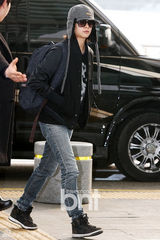 组图：T-araf(x)等靓装现身机场赴马来西亚