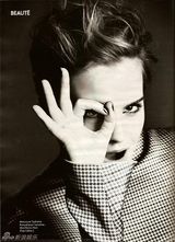 组图：艾玛-沃特森登《ELLE》封面 短发俏丽