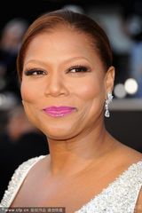 组图：第85届奥斯卡红毯-奎恩-拉蒂法身材丰满