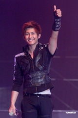 高清组图：黄晓明香港性感开秀 无惧广东话不标准被