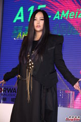 组图：张惠妹15年经典DVD 回忆个唱历程红眼眶