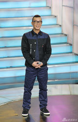 组图：陈小春录节目碰六人同名 自曝本应姓李