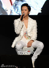 组图：金桢勋退役举办首场粉丝会 宣传新唱片