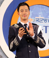 高清图：韩国演艺士兵演唱会 KARA和f(x)到场助兴