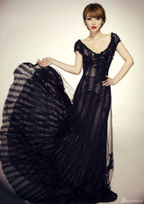 组图：柳岩暗黑女王写真曝光 蕾丝飞舞狂野性感