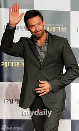 组图：休-杰克曼首尔出席《悲惨世界》韩国发布会