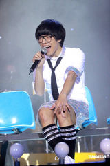 幻灯：卢广仲香港个唱尾场落幕 出席庆功宴兴奋难掩