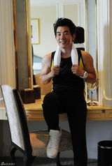 组图：任贤齐北京个唱在即 苦练拳击塑身备战