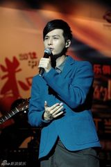 组图：严爵丁当上海歌友会