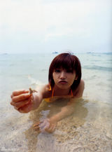 组图：后藤真希夏日海边写真 清凉泳装大秀性感