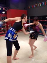 组图：王励勤主播女友微博晒美艳靓照