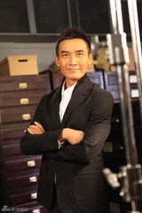 组图：张铎《新神探联盟》化身包黑炭身手敏捷