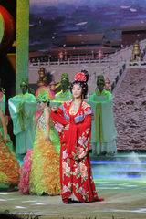 组图：京剧青年电视大赛 陈思思杨贵妃扮相登场