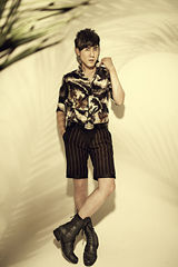 组图：张睿动感写真曝光 活力玩转青春