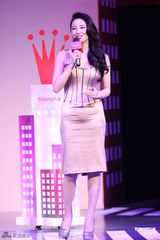 张雨绮性感亮相内衣秀 被问大小恋翻脸走人(图)