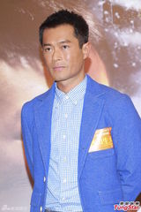 组图：《逃出生天》首映 李心洁称做好当妈准备