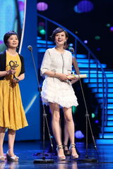 组图：孙俪亮相上海电视节 憾失视后