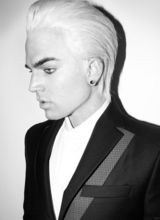 组图：妖男亚当-兰伯特白发魔头造型写真前卫