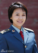 组图：盘点明星帅气军装造型 男星阳刚女星飒爽