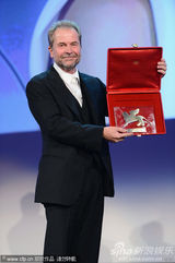 《天堂-信仰》导演尤里西-塞德尔获评委会大奖