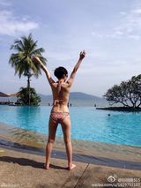 组图：齐秦小24岁娇妻曝光 2岁女儿粉嫩可爱