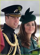组图：凯特王妃华贵绿裙与威廉王子盛装亮相